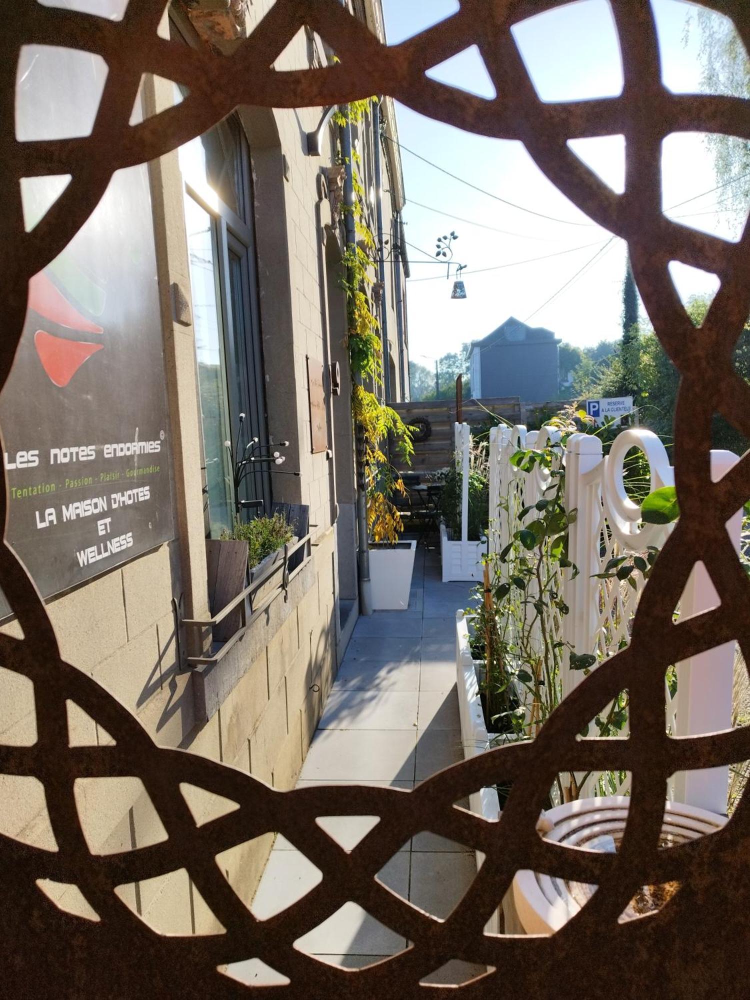 Maison D'Hote Les Notes Endormies Suite Le Refuge Walcourt Exterior foto
