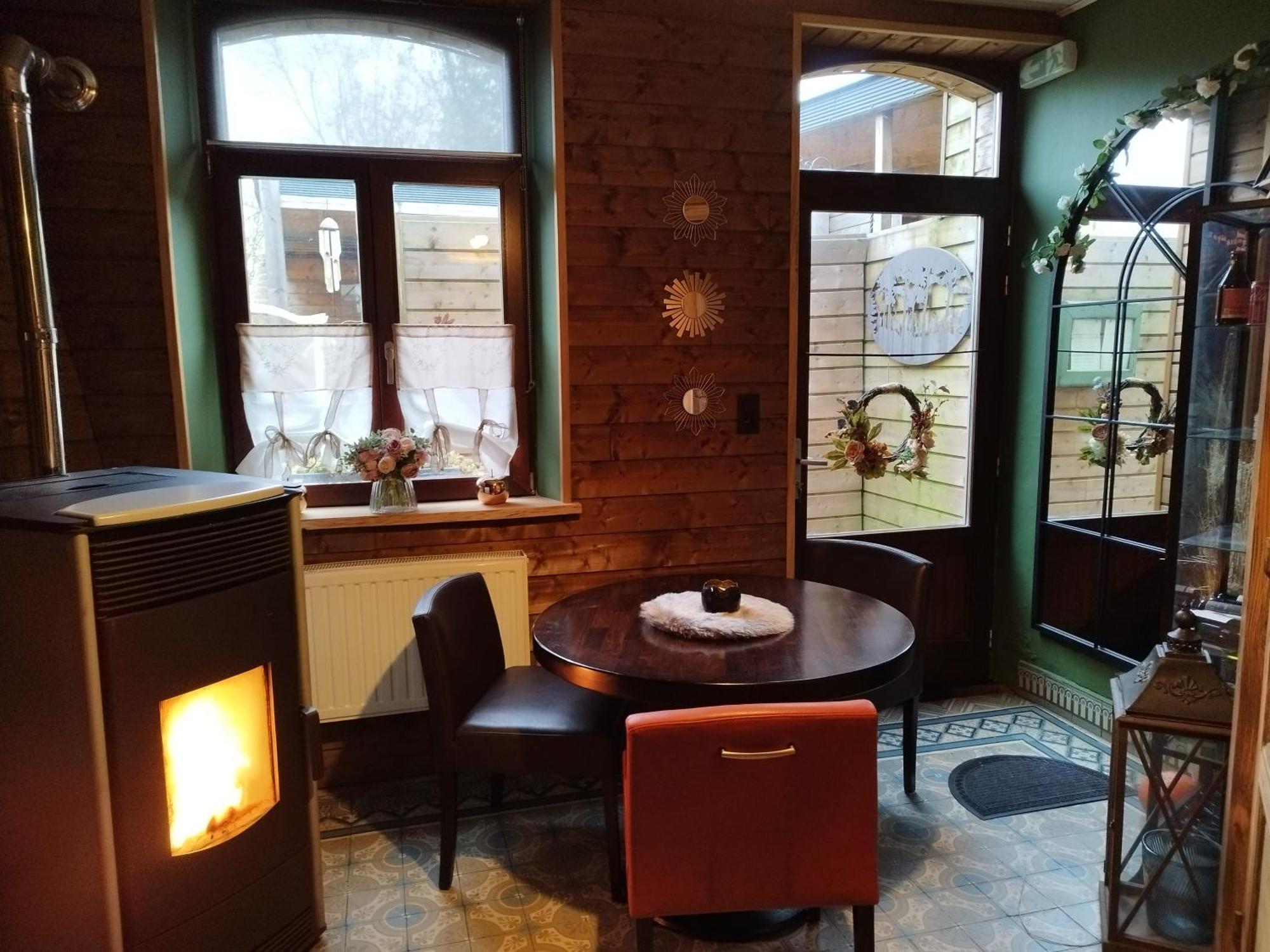 Maison D'Hote Les Notes Endormies Suite Le Refuge Walcourt Exterior foto
